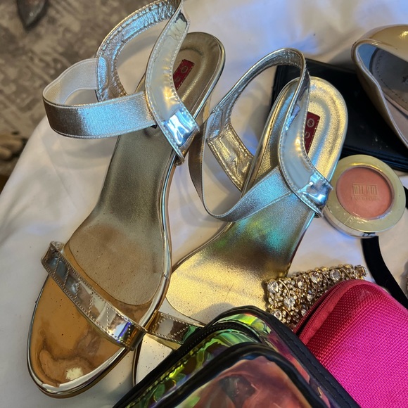 Metallic gold high heels - Picture 2 of 2